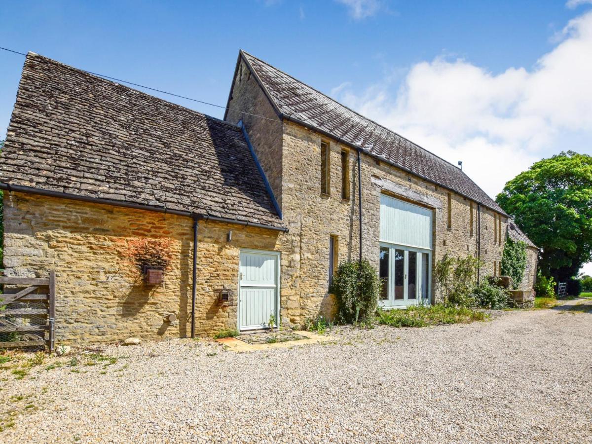 Butts Farm Villa Cirencester Exterior photo