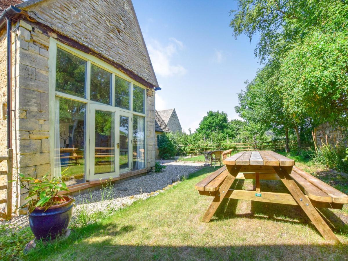 Butts Farm Villa Cirencester Exterior photo