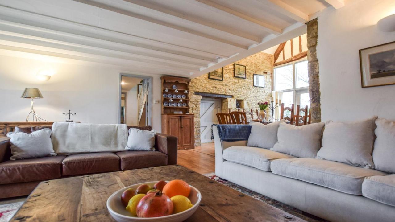 Butts Farm Villa Cirencester Exterior photo